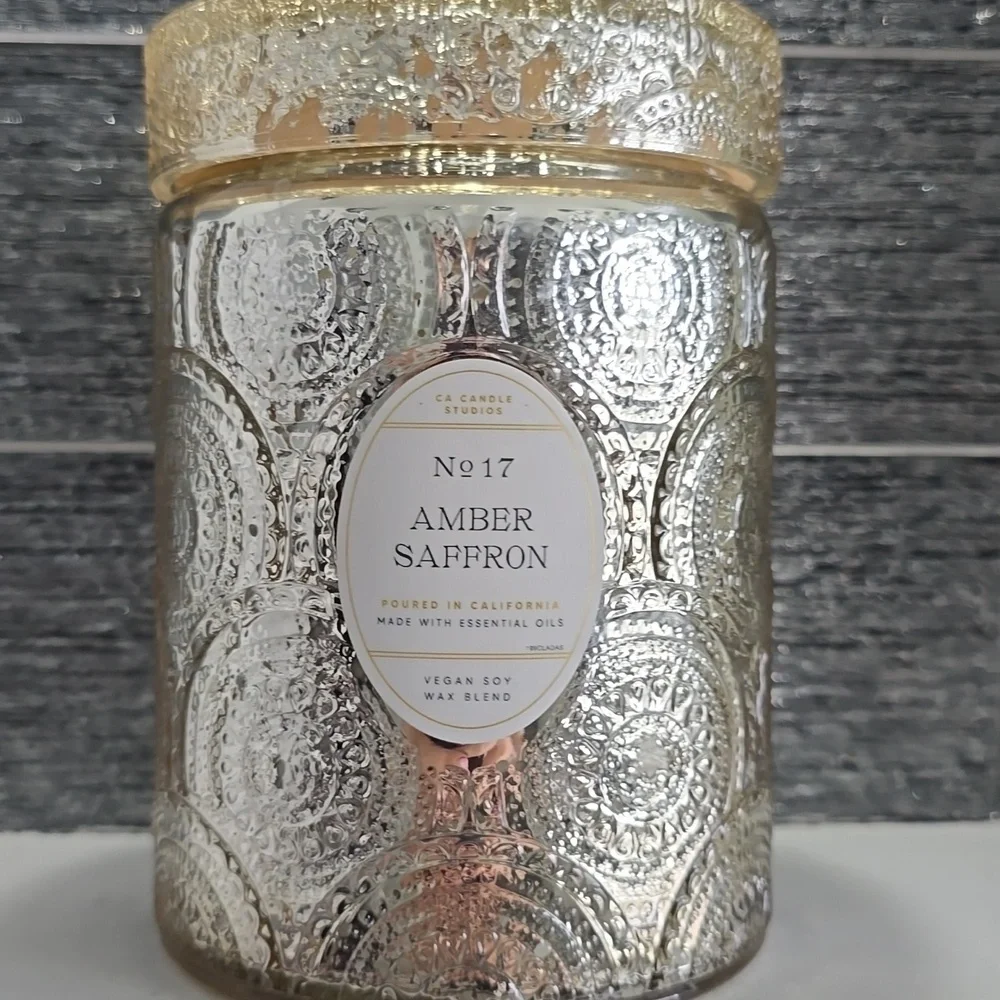 NEW FALL WINTER VIRAL Leoben Co "No 17 Amber SAFFRON" Candle 18oz - Never Used - Picture 3 of 3